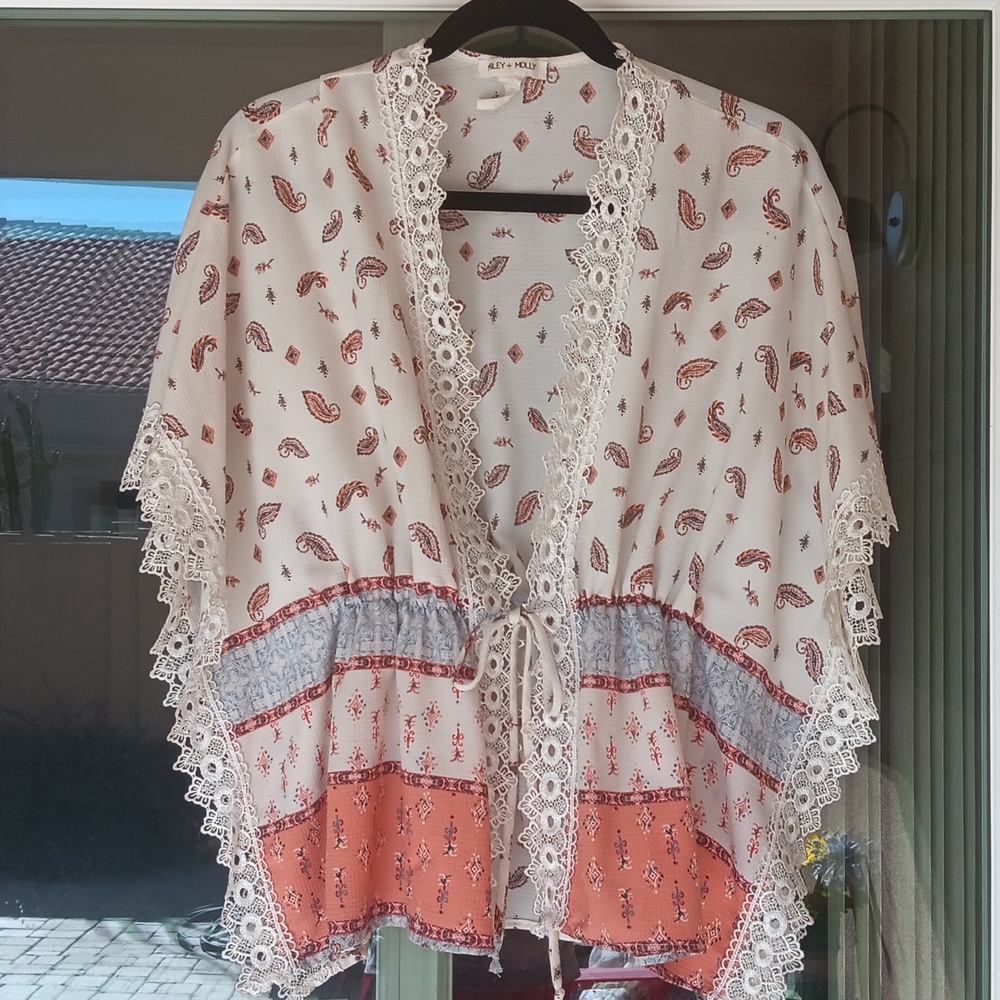 Miley + Molly Boho Cream Paisley Kimono Crochet Detail Size S EUC